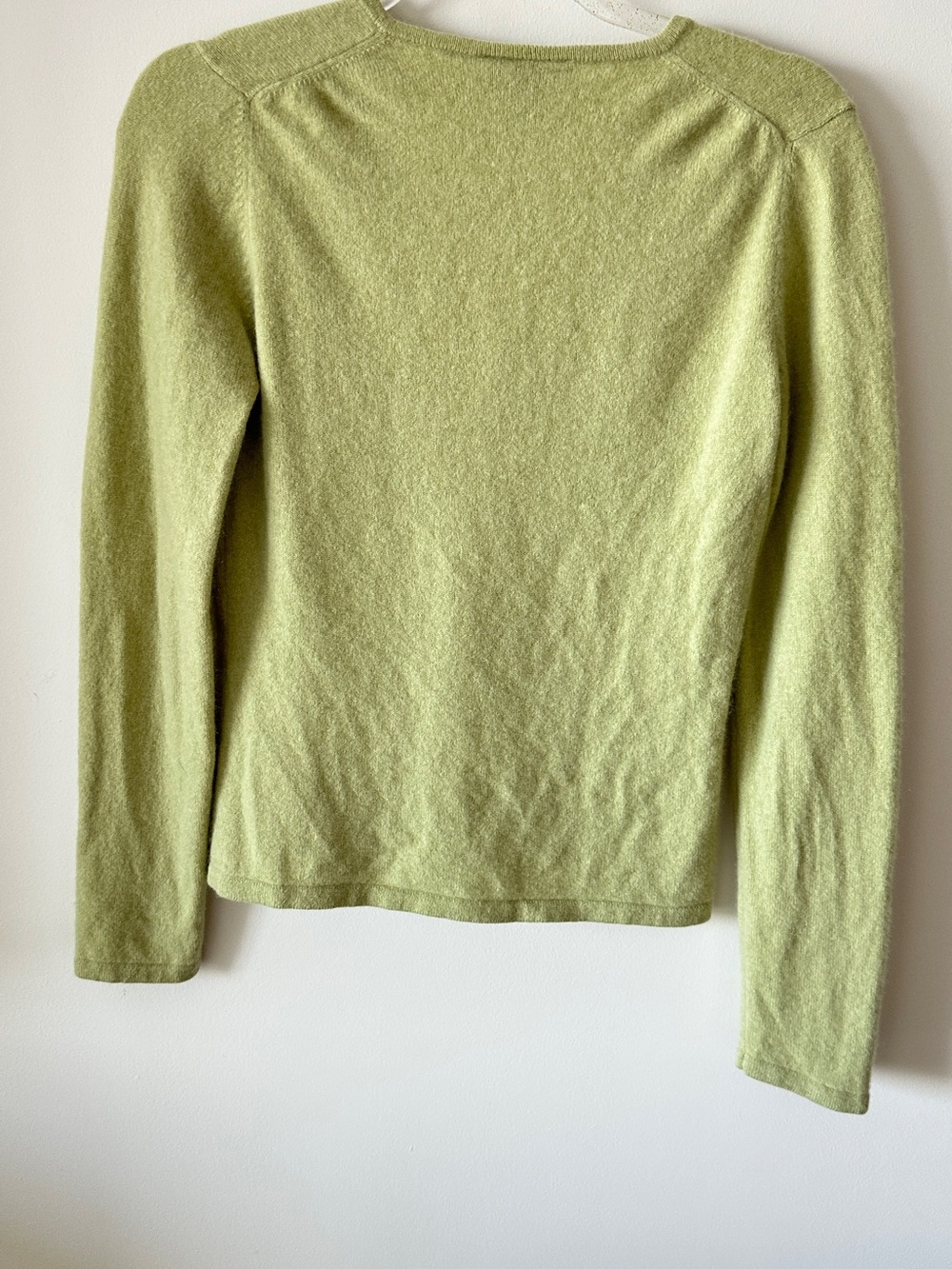 Ann Taylor 100% cashmere Linen-Blend V-Neck Sweater in Light Green - Picture 7 of 7